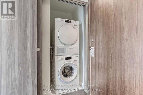 2509 - 85 Mcmahon Drive, Toronto, ON - Indoor Photo Showing Laundry Room