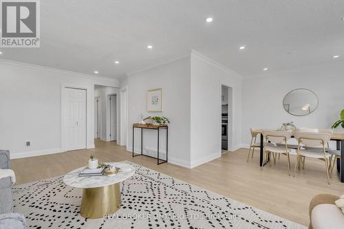 1554 Warden Avenue, Toronto, ON - Indoor Photo Showing Living Room