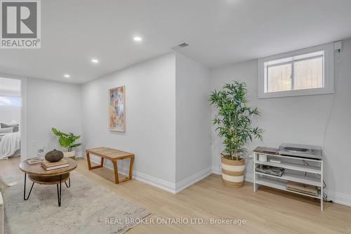 1554 Warden Avenue, Toronto, ON - Indoor