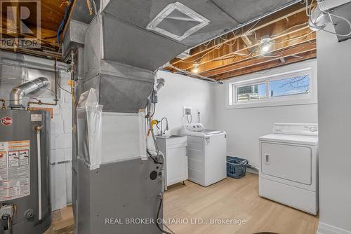 1554 Warden Avenue, Toronto, ON - Indoor Photo Showing Laundry Room