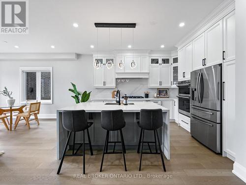 920 Fourth Street, Mississauga, ON - Indoor Photo Showing Kitchen