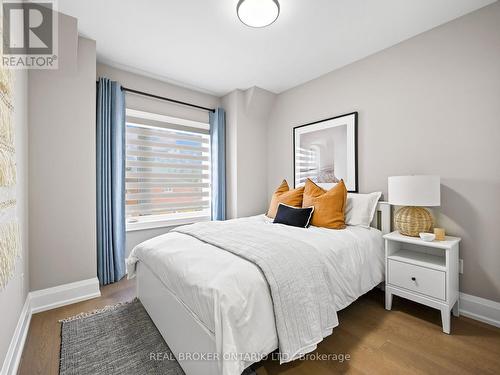 920 Fourth Street, Mississauga, ON - Indoor Photo Showing Bedroom