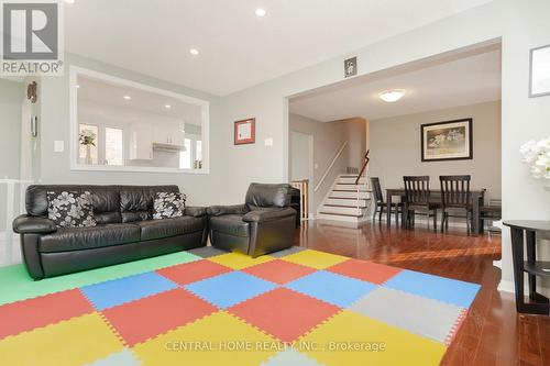 2690 Constable Road, Mississauga, ON - Indoor Photo Showing Living Room