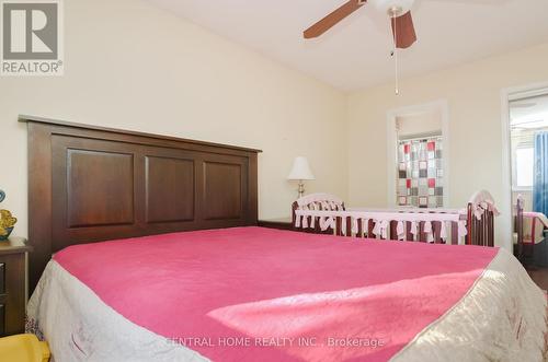 2690 Constable Road, Mississauga, ON - Indoor Photo Showing Bedroom