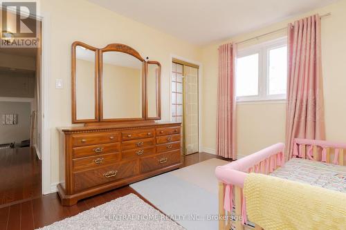 2690 Constable Road, Mississauga, ON - Indoor Photo Showing Bedroom