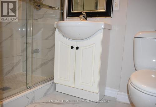 2690 Constable Road, Mississauga, ON - Indoor Photo Showing Bathroom