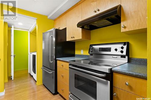 5058 10Th Avenue, Regina, SK - Indoor Photo Showing Kitchen