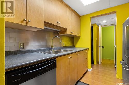 5058 10Th Avenue, Regina, SK - Indoor Photo Showing Kitchen With Double Sink