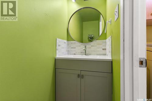 5058 10Th Avenue, Regina, SK - Indoor Photo Showing Bathroom