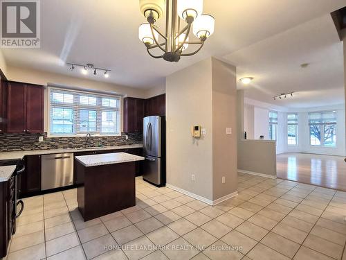 631 Fred Mclaren Boulevard, Markham, ON - Indoor Photo Showing Kitchen