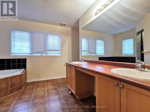 631 Fred Mclaren Boulevard, Markham, ON - Indoor Photo Showing Bathroom