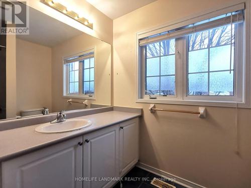 631 Fred Mclaren Boulevard, Markham, ON - Indoor Photo Showing Bathroom