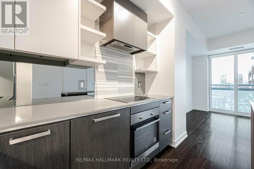 739 - 1830 Bloor Street W, Toronto, ON - Indoor Photo Showing Kitchen