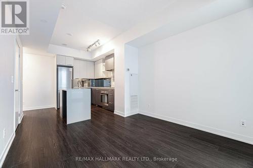 739 - 1830 Bloor Street W, Toronto, ON - Indoor Photo Showing Kitchen