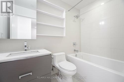 739 - 1830 Bloor Street W, Toronto, ON - Indoor Photo Showing Bathroom