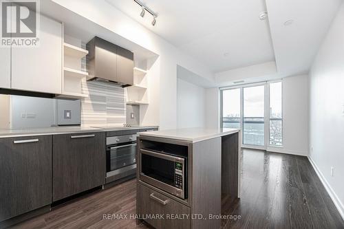 739 - 1830 Bloor Street W, Toronto, ON - Indoor Photo Showing Kitchen