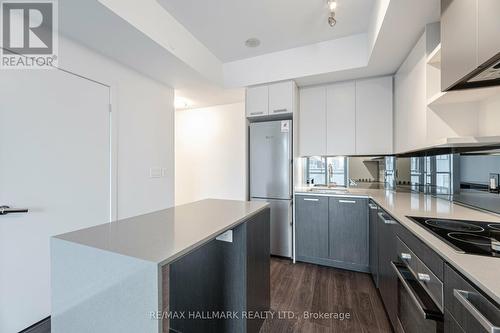 739 - 1830 Bloor Street W, Toronto, ON - Indoor Photo Showing Kitchen