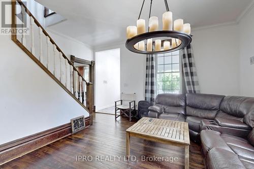 10948 Winston Churchill Boulevard, Halton Hills, ON - Indoor Photo Showing Living Room