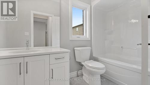 45 Vanrooy Trail, Hamilton, ON - Indoor Photo Showing Bathroom