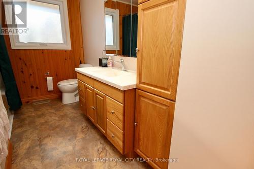 40 Kelly Drive, Kitchener, ON - Indoor Photo Showing Bathroom