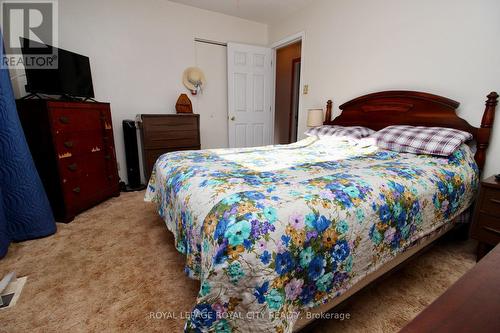 40 Kelly Drive, Kitchener, ON - Indoor Photo Showing Bedroom