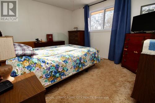 40 Kelly Drive, Kitchener, ON - Indoor Photo Showing Bedroom