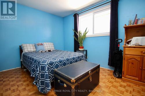 40 Kelly Drive, Kitchener, ON - Indoor Photo Showing Bedroom