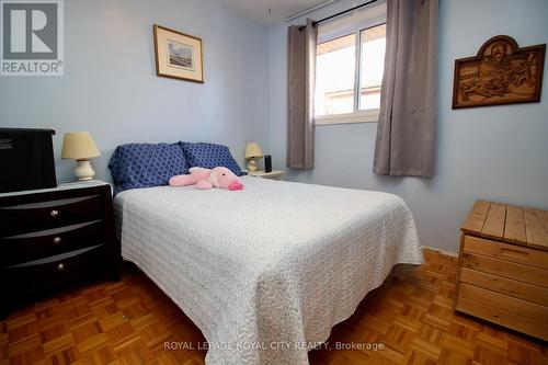 40 Kelly Drive, Kitchener, ON - Indoor Photo Showing Bedroom