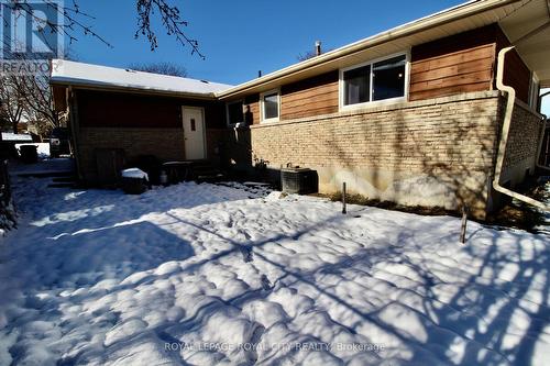 40 Kelly Drive, Kitchener, ON - Outdoor