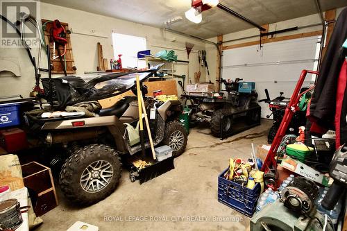 40 Kelly Drive, Kitchener, ON - Indoor Photo Showing Garage