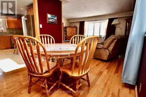 40 Kelly Drive, Kitchener, ON - Indoor Photo Showing Dining Room