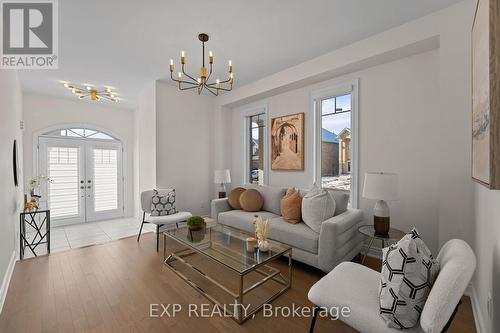 102 Mac Campbell Way, Bradford West Gwillimbury, ON - Indoor Photo Showing Living Room