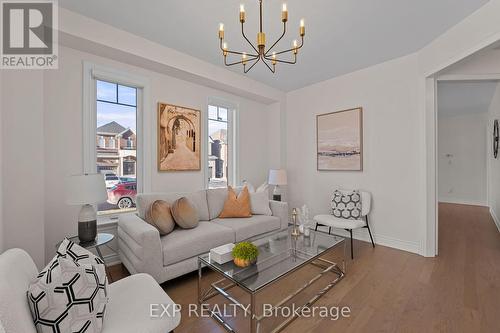 102 Mac Campbell Way, Bradford West Gwillimbury, ON - Indoor Photo Showing Living Room