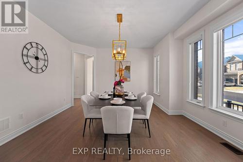 102 Mac Campbell Way, Bradford West Gwillimbury, ON - Indoor Photo Showing Dining Room