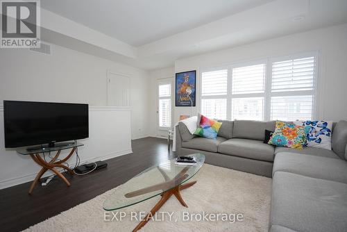 03-03 - 2420 Baronwood Drive, Oakville, ON - Indoor Photo Showing Living Room