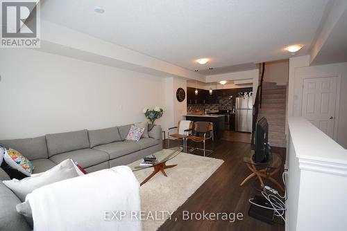 03-03 - 2420 Baronwood Drive, Oakville, ON - Indoor Photo Showing Living Room