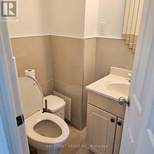 2 - 63 Yorkland Street, Richmond Hill, ON - Indoor Photo Showing Bathroom