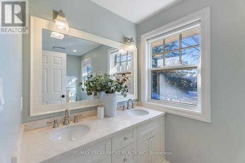 1275 Montrose Abbey Drive, Oakville, ON - Indoor Photo Showing Bathroom