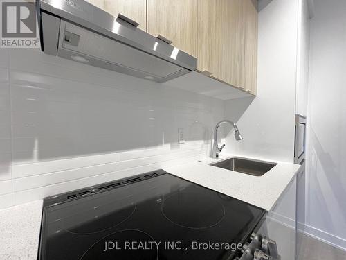 B-2912 - 50 Upper Mall Way, Vaughan, ON - Indoor Photo Showing Kitchen