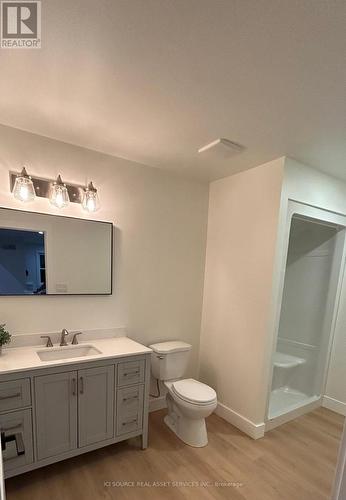 284 Savoy Street, Sarnia, ON - Indoor Photo Showing Bathroom