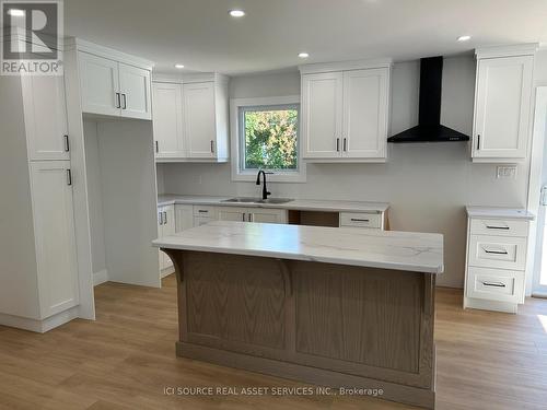 284 Savoy Street, Sarnia, ON - Indoor Photo Showing Kitchen