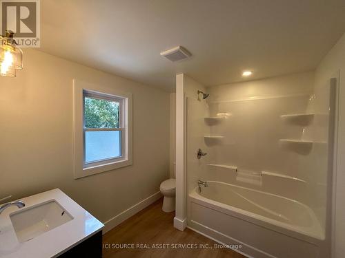 284 Savoy Street, Sarnia, ON - Indoor Photo Showing Bathroom