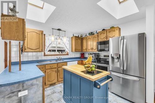 3076 John Street, Edwardsburgh/Cardinal, ON - Indoor Photo Showing Kitchen With Double Sink