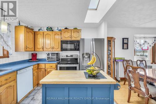 3076 John Street, Edwardsburgh/Cardinal, ON - Indoor Photo Showing Kitchen