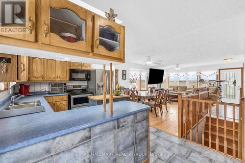 3076 John Street, Edwardsburgh/Cardinal, ON - Indoor Photo Showing Kitchen With Double Sink