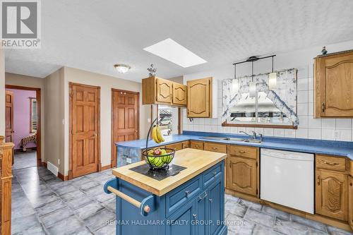 3076 John Street, Edwardsburgh/Cardinal, ON - Indoor Photo Showing Kitchen