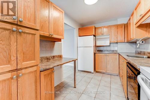 809 - 665 Bathgate Drive, Ottawa, ON - Indoor Photo Showing Kitchen