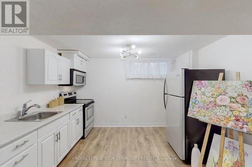 476 Karen Park Crescent, Mississauga, ON - Indoor Photo Showing Kitchen