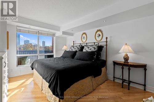 404 - 2 Alexandra Boulevard, Toronto, ON - Indoor Photo Showing Bedroom