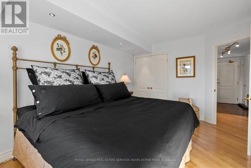 404 - 2 Alexandra Boulevard, Toronto, ON - Indoor Photo Showing Bedroom